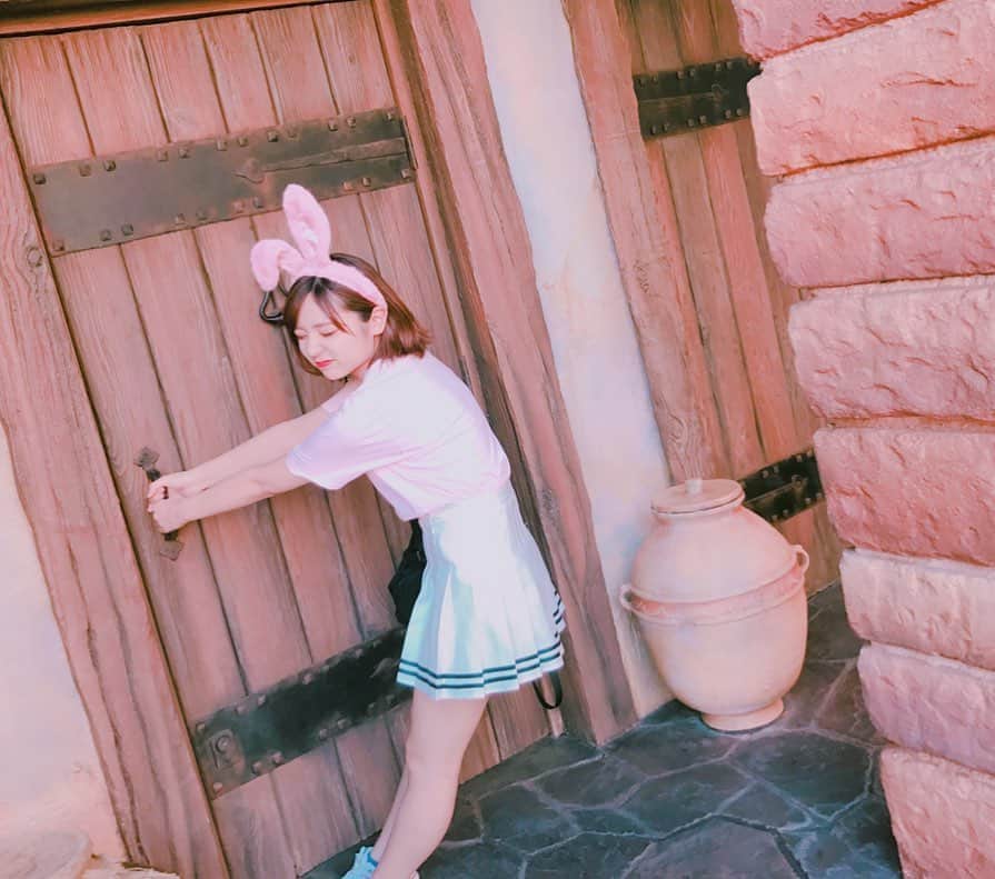 えんじぇるさんのインスタグラム写真 - (えんじぇるInstagram)「☾ . . バファリンライトの効きがまじでライトでキレそう(短気) . . #3年前 #ディズニーシー #太ってた」8月30日 1時42分 - angel_usol