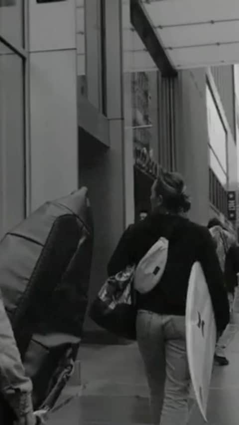 カリッサ・ムーアのインスタグラム：「A little behind the scenes of our whirlwind media trip to NY last December. @caroline_markss keeping it fresh and fun 😊 video: @peter.h.hamblin #rissfilm」
