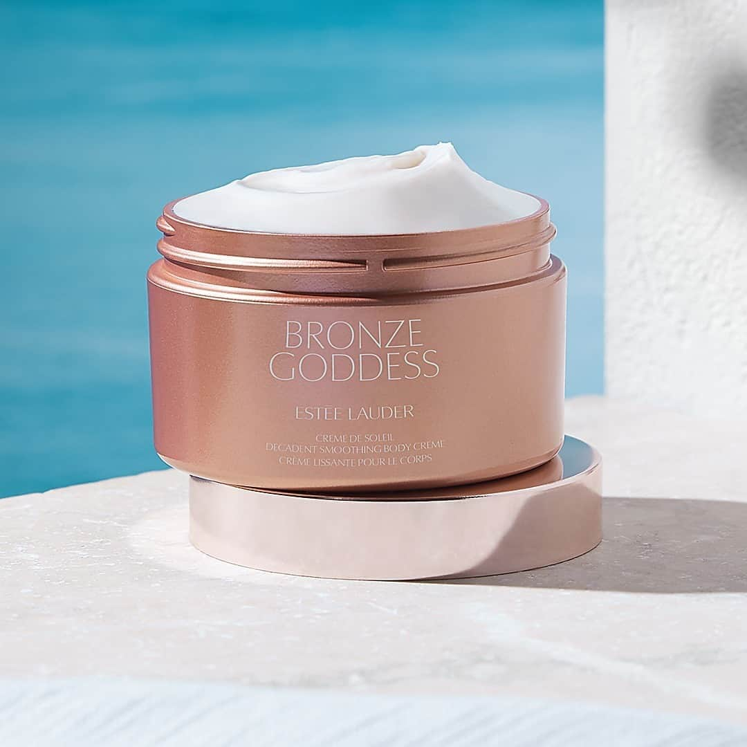 エスティローダーさんのインスタグラム写真 - (エスティローダーInstagram)「If your favorite summer activity was basking in the sun ☀️, your skin may need a little help restoring any hydration lost at sea.💧 Apply Bronze Goddess Creme de Soleil to rejuvenate skin with moisture. Plus, this decadent #bodycreme is infused with Caffeine and blurring optics to leave skin feeling smoother and looking healthier. #BronzeGoddess」8月30日 2時00分 - esteelauder