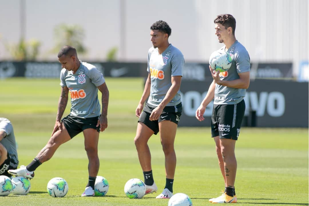 コリンチャンスさんのインスタグラム写真 - (コリンチャンスInstagram)「Último treino antes de mais um #Majestoso ☑💪 VAI, CORINTHIANS! ⠀ ⠀ 📷 Rodrigo Coca/Ag. Corinthians⠀ ⠀ #VaiCorinthians」8月30日 2時01分 - corinthians