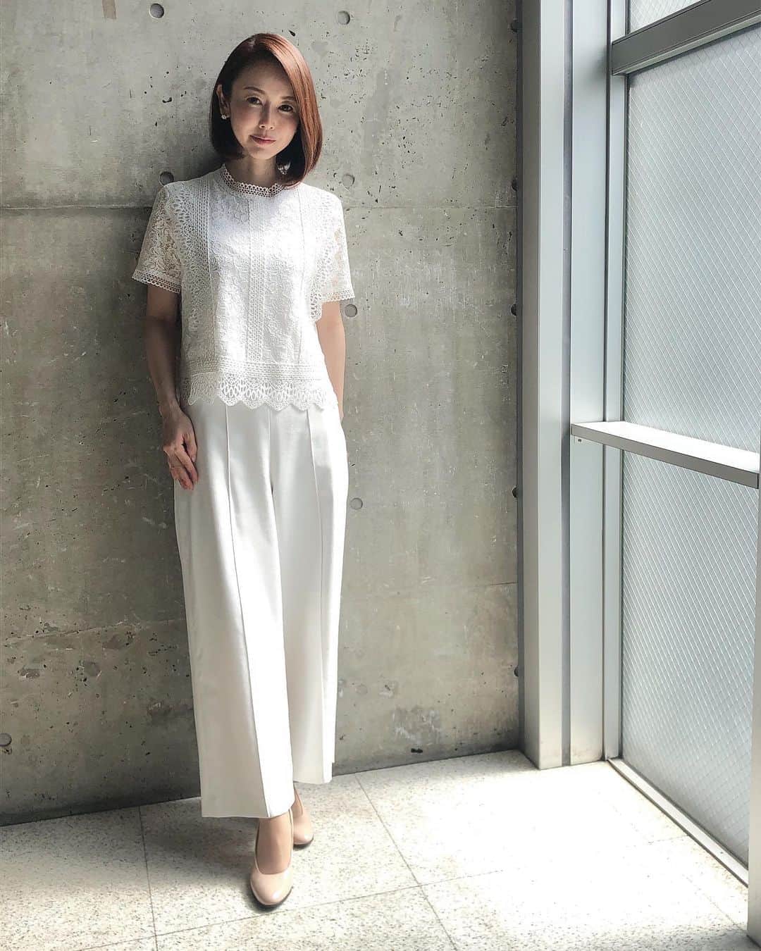 宮崎宣子さんのインスタグラム写真 - (宮崎宣子Instagram)「お仕事2日目もアマカさんの衣装。 白系の衣装は、気持ちが引き締まりますね😊💛  #アマカ #amaca #白の衣装 #気が引き締まりますね   @amaca_official」8月30日 11時51分 - miyazaki_nobuko