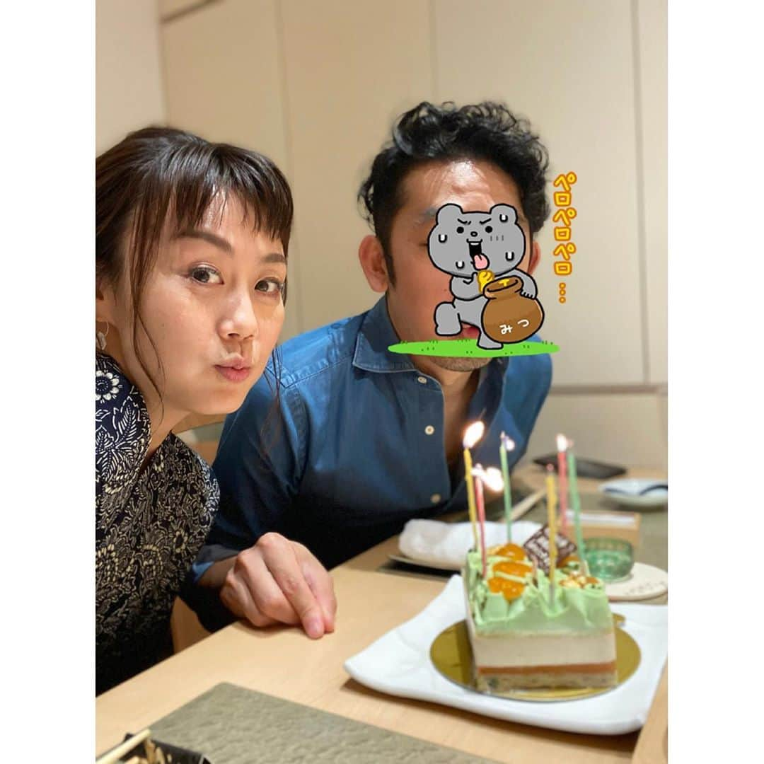 新井麻希さんのインスタグラム写真 - (新井麻希Instagram)「* 6周年を迎えました😊✨ 仲良く喧嘩しながら これからも頑張ります💋 * #結婚6周年 #いつもありがとうございます #鮨まつした」8月30日 11時57分 - makiarai58