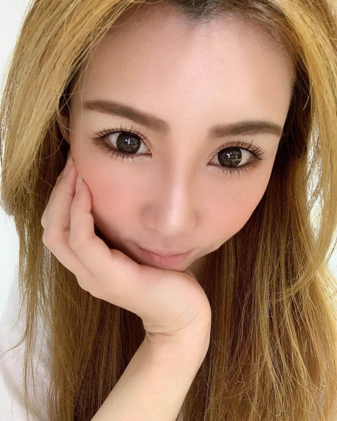 のインスタグラム：「. . ドアップ失礼します😎 . まつ毛パーマをかけて自睫毛メイク👀 ほんと時短になるしこんなにまつ毛が 長かったんだと実感🥳 更にまつ育がんばろっと👀💕 . . #まつ毛パーマ #パリジェンヌ  #自まつ毛メイク  #ナチュラルメイク #シングルマザー #シンママ #アラフォーママ #ママでも綺麗でいたい  #mommakeup #makeup  #girlsmom」