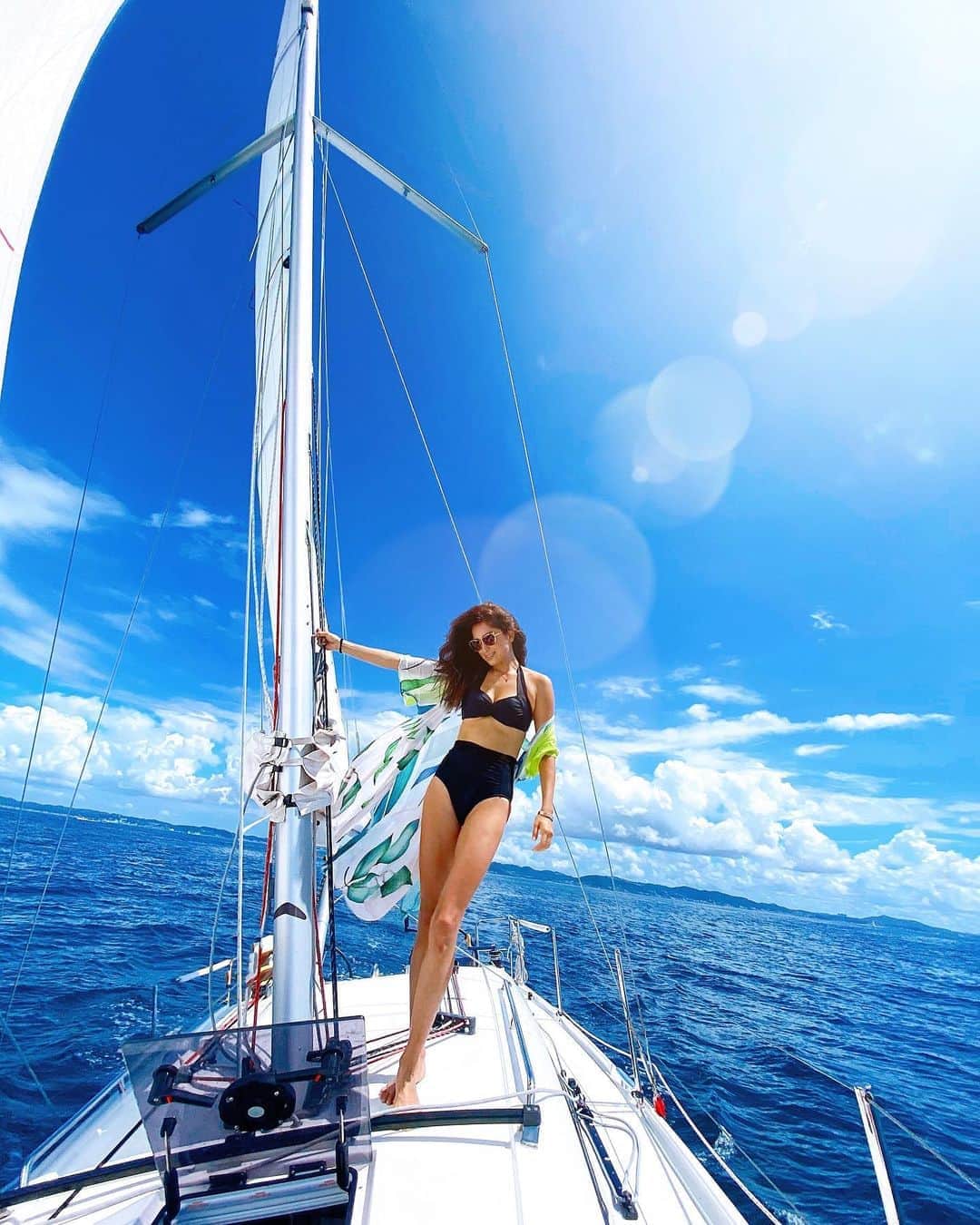 ケリーさんのインスタグラム写真 - (ケリーInstagram)「友達の @yukiyoyamamoto0106 に 誘ってくれて、ヨットに乗り、一日中海で過ごして、 まるで南仏にいるような一日でした🇫🇷 ⛵️💛❤️ ・ 海に飛び込んで泳いだり、太陽を浴びたり、 胸が幸せいっぱいな一日でした❣️ ・ 最高な夏の思い出になりました😍💙💛 ・ こんな幸せな一日を過ごせるなんて 本当に感謝🥺🙏✨ ・ ありがとう@yukiyoyamamoto0106 🙏❤️ ・ A full day on a sailboat ⛵️🧡💛 ・ It felt like I was in south of France 🇫🇷💙❤️✨ ・ One of the best memory of this  summer so far😍❤️🧡 ・ Thank you to my dear friend  @yukiyoyamamoto0106 for inviting me🥺💙🙏💛✨ ・ #summer2020#japan#summer #sailingboat#travel#夏#夏2020#ヨット#夏の思い出」8月30日 12時11分 - kellymisawa