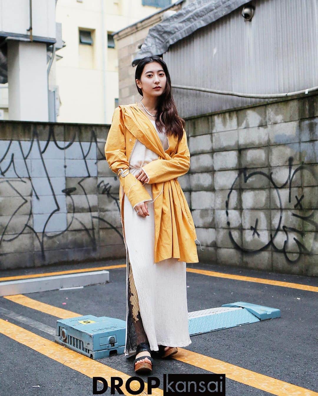 Droptokyoさんのインスタグラム写真 - (DroptokyoInstagram)「KANSAI STREET STYLES @drop_kansai  #streetstyle#droptokyo#kansai#osaka#japan#streetscene#streetfashion#streetwear#streetculture#fashion#関西#大阪#ストリートファッション#fashion#コーディネート#tokyofashion#japanfashion Photography: @abeasamidesu」8月30日 12時12分 - drop_tokyo