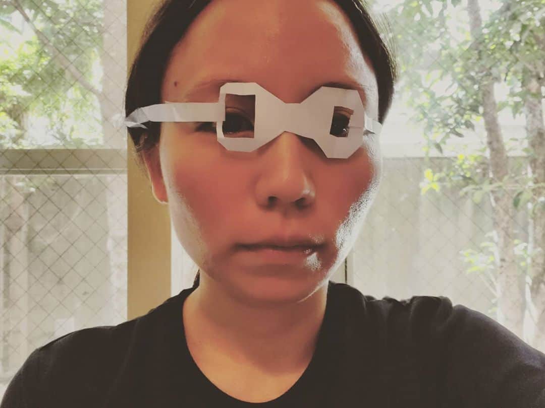 多和田えみさんのインスタグラム写真 - (多和田えみInstagram)「メガネが見当たらなくて探していたら、代わりのものを用意してくれました…👓  #メガネメガネ」8月30日 12時27分 - tawata_emi