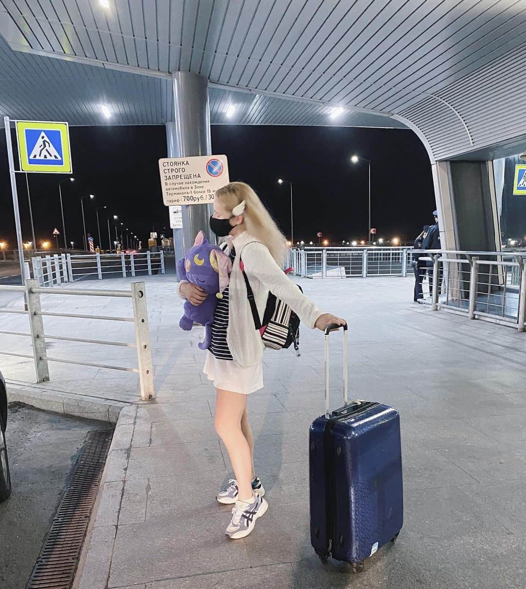 セラフィマ・サハノヴィッチさんのインスタグラム写真 - (セラフィマ・サハノヴィッチInstagram)「🤍🕊 #pulkovo#travel#sailormoon#mooncat」8月30日 4時21分 - serafima_sakhanovich