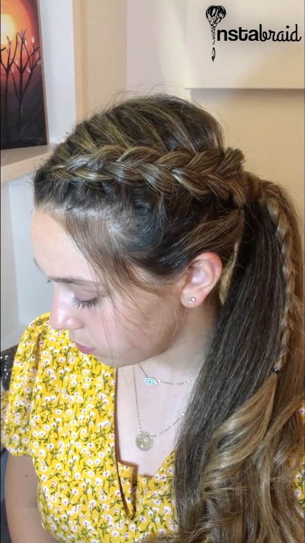 I N S T A B R A I Dのインスタグラム：「We’re challenging YOU instabraiders to recreate this side-braid ponytail and tag us! We will feature our top looks and you guys will help us pick a winner! TAG someone who should participate- Let’s goooo 💪🏽💪🏽 looking forward to seeing yours!」