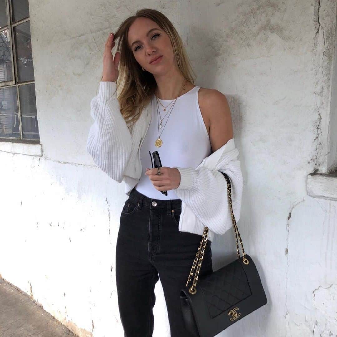 のインスタグラム：「Thursday Mood: Manifesting good vibes and cute bodysuits. 🪄 Photo compliments @_alexaschmitz . Link in Bio. Tag us for a feature. . . #AmericanApparel #OOTD #Bodysuit」