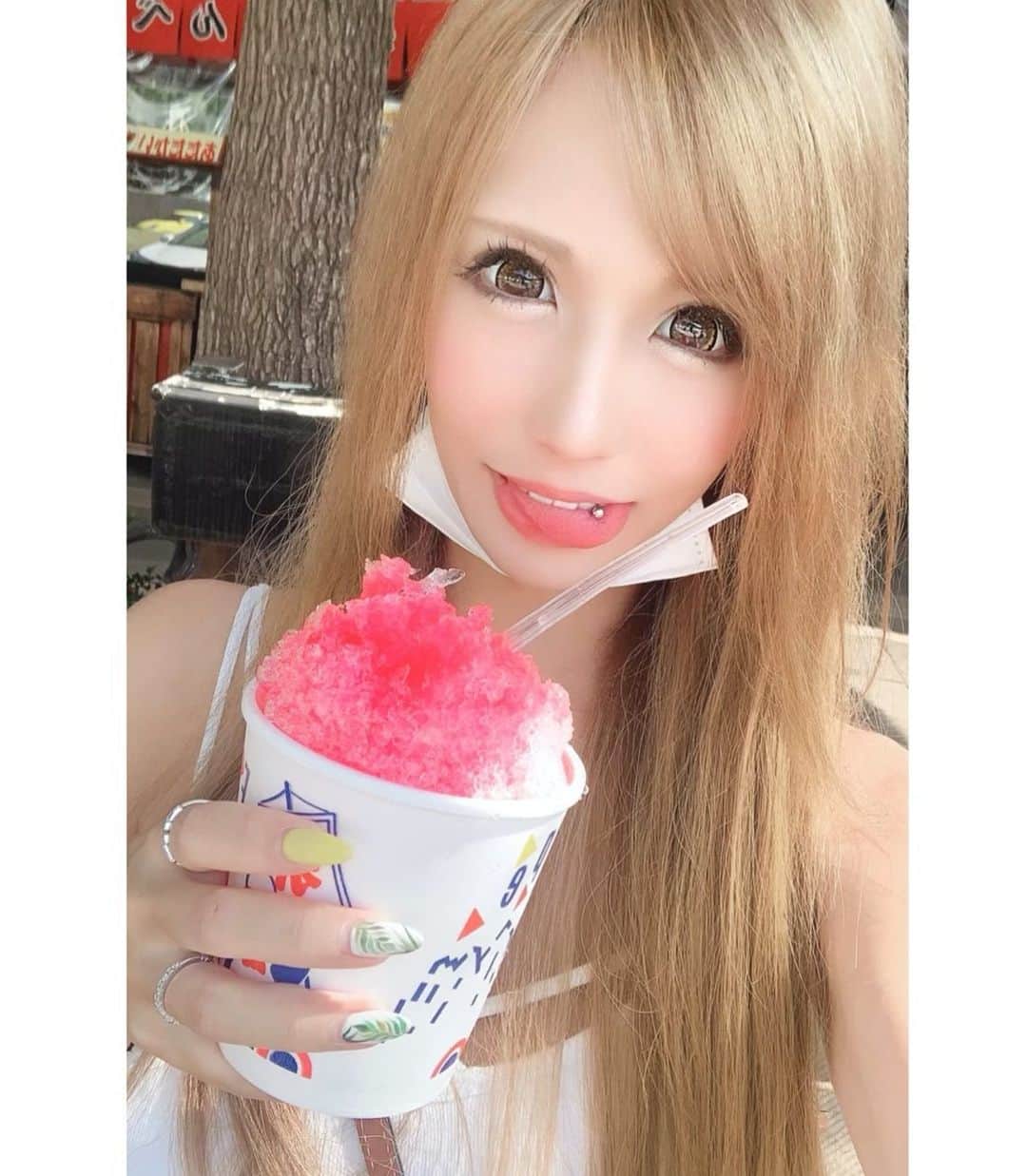 星河るいのインスタグラム：「. . え、もう夏終わるじゃん…🌞‼︎ かき氷一回しか食べれなかったわ… . #2020#今年の夏終わるの早すぎ#悲しい#かき氷#ブルーハワイ食べ損ねた#悔しい#夏満喫不足#コロナの夏#来年に期待」