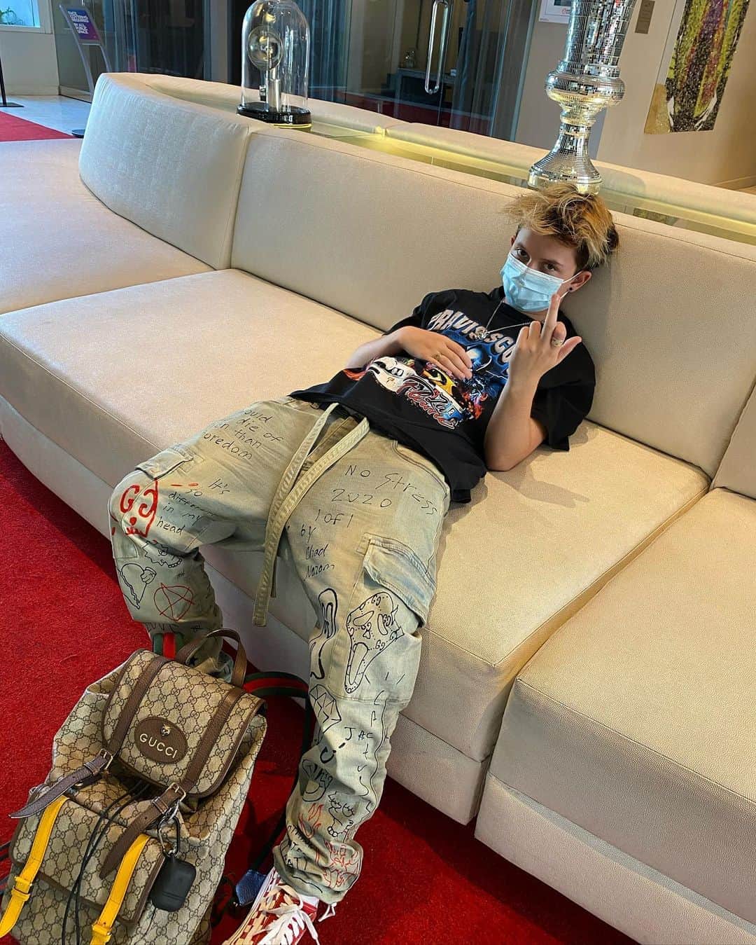 ジェイコブ・ザルトリウスのインスタグラム：「moooooooooooood 😇💔  who wants new music?」