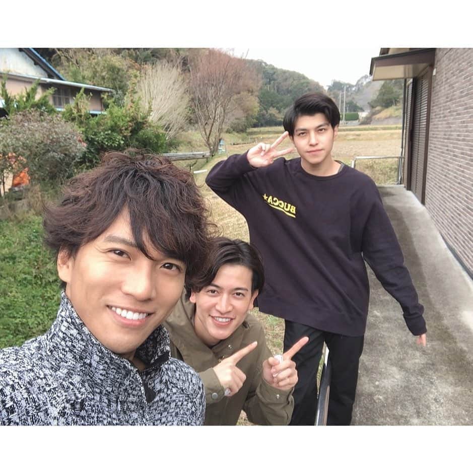 のインスタグラム：「とうとうこの日が....... #仮面ライダーゼロワン最終回 自分の出演回以外も内容が気になって見続けてました👀 最終回の日を迎え、妙にそわそわしている朝です☀️ ・ ・ #テレビ朝日 #仮面ライダー #ゼロワン #最終回 #仮面ライダーゼロワン #新屋敷達巳 #一色湊 #おはよう #kamenrider #final #today #morning #thankyou」