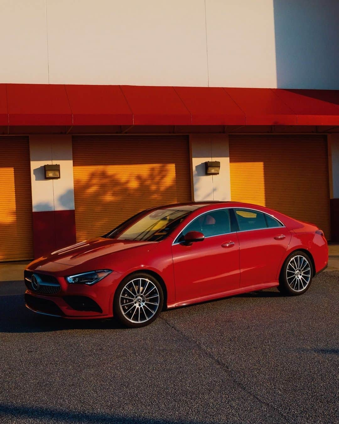 メルセデス・ベンツさんのインスタグラム写真 - (メルセデス・ベンツInstagram)「Make a statement with the bold red Mercedes-Benz CLA.  @matthewjonesphoto for #MBphotopass via @mercedesbenzusa  #MercedesBenz #daimler #CLA #thebestornothing #mercedesbenzusa」8月30日 6時56分 - mercedesbenz