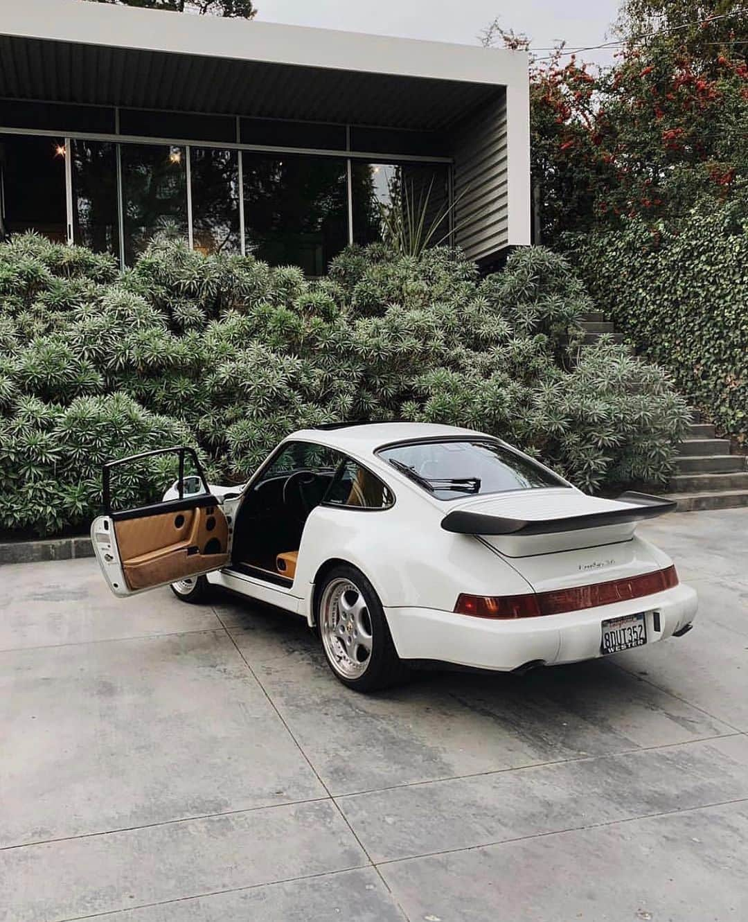 トッドスナイダーさんのインスタグラム写真 - (トッドスナイダーInstagram)「Weekend inspo via @lolatheporsche 📷 @adrianmartinn 👌 . . . #toddsnyder #classicporsche #carenvy #drivetastefully  #carcorners #drive #caraddiction #carslover #carspotted #carspotting #carsdaily #dailycars #classiccaroftheday #soloparking #turbo #964turbo」8月30日 6時58分 - toddsnyderny