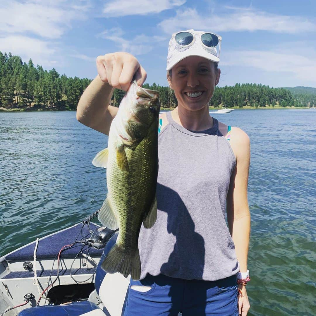 ジェイ・ミルズのインスタグラム：「Must have been that “catchy” music I was singing on the boat..」