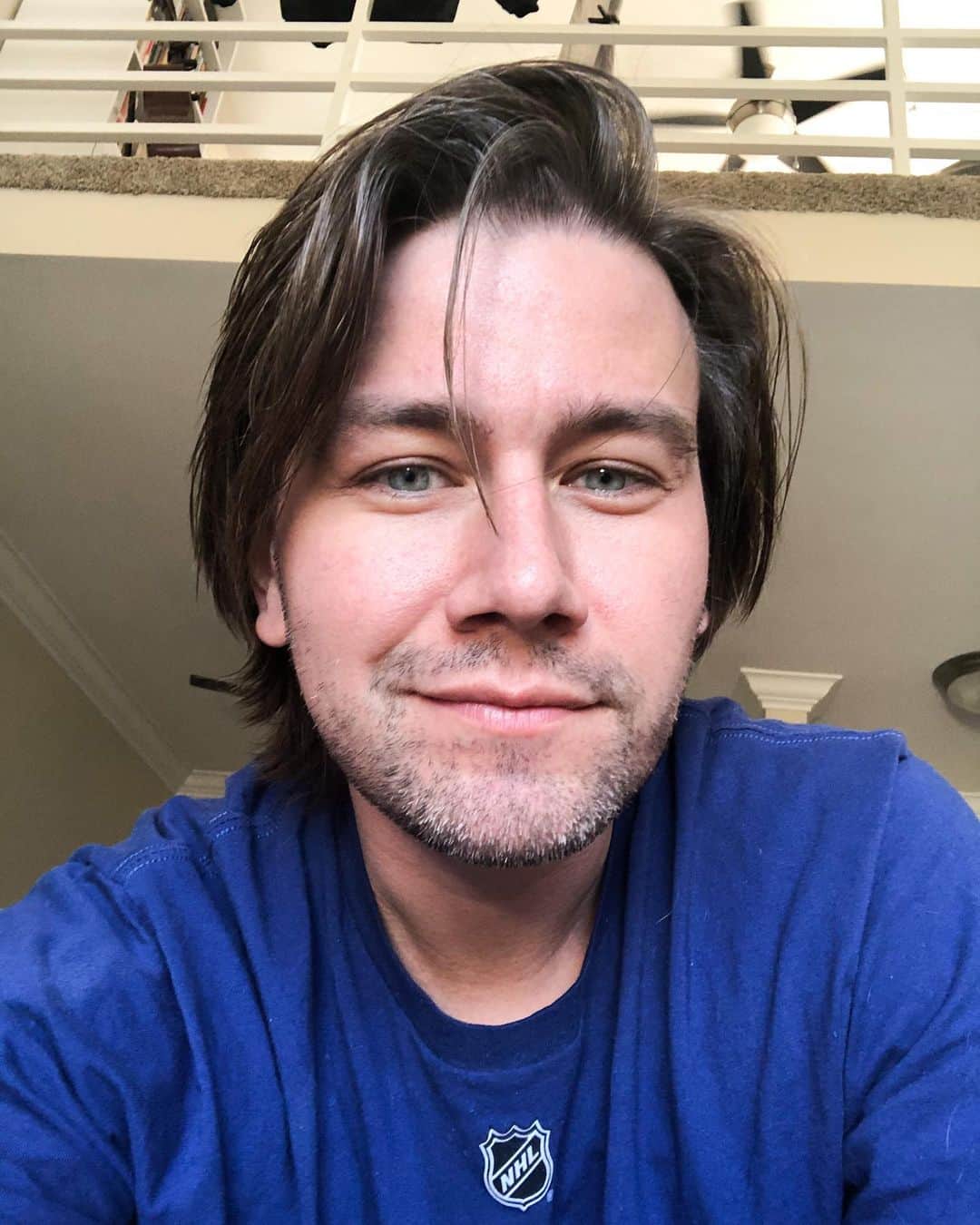 トーランス・クームスのインスタグラム：「Long hair MOST CERTAINLY DO CARE」