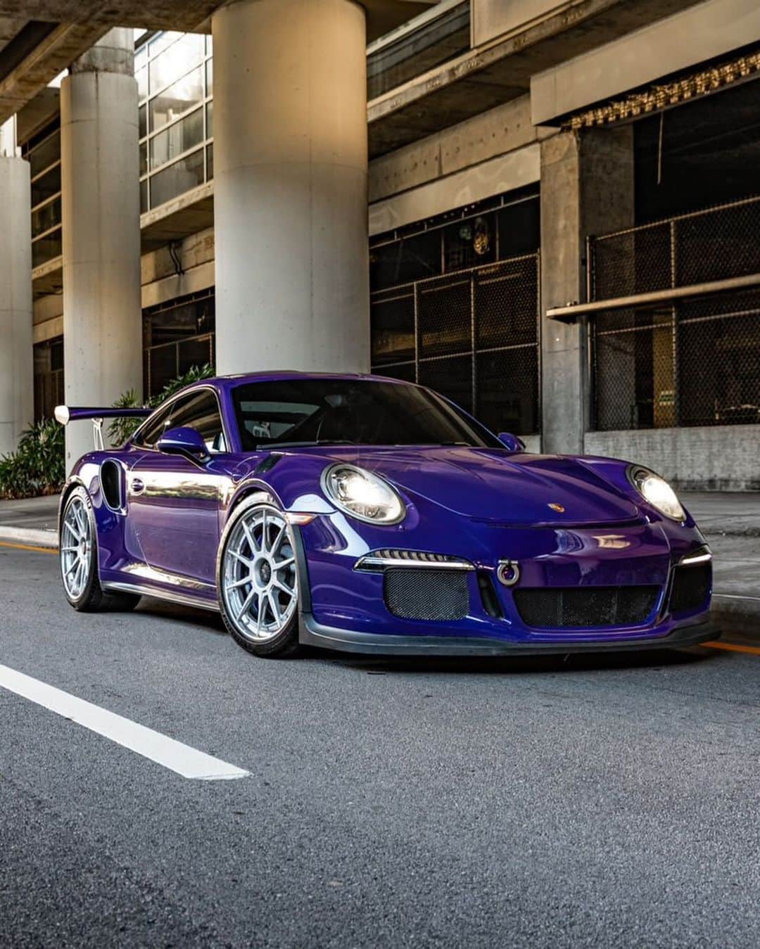 CarsWithoutLimitsさんのインスタグラム写真 - (CarsWithoutLimitsInstagram)「Ultra Violet 991 #GT3RS Photos @kfletchphotography  #carswithoutlimits #porsche」8月30日 7時39分 - carswithoutlimits