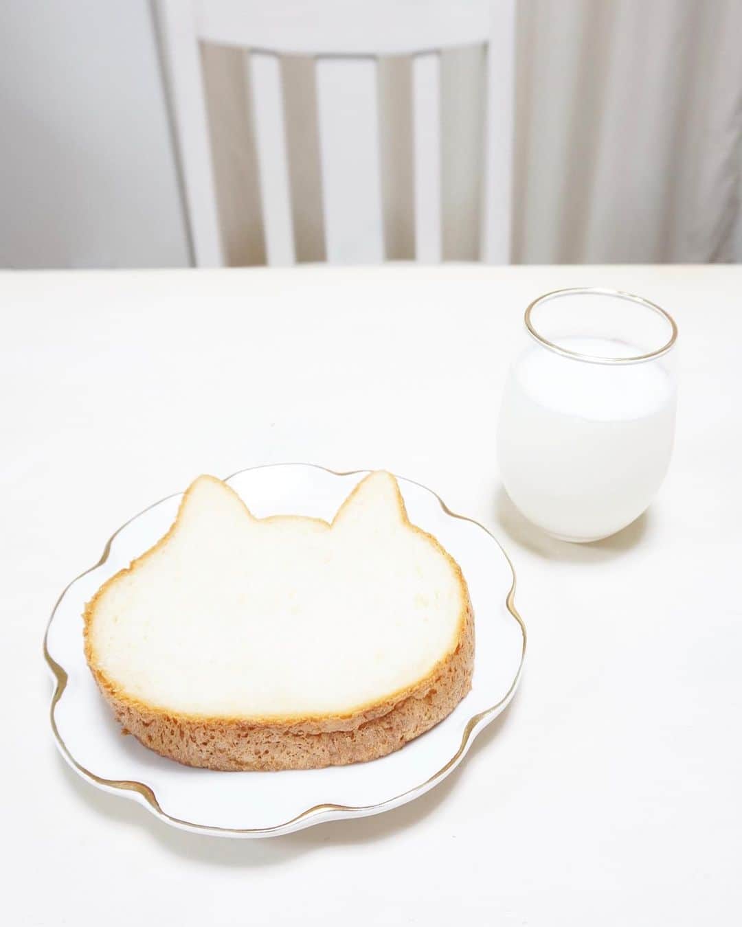 緑川百々子のインスタグラム：「breakfast」