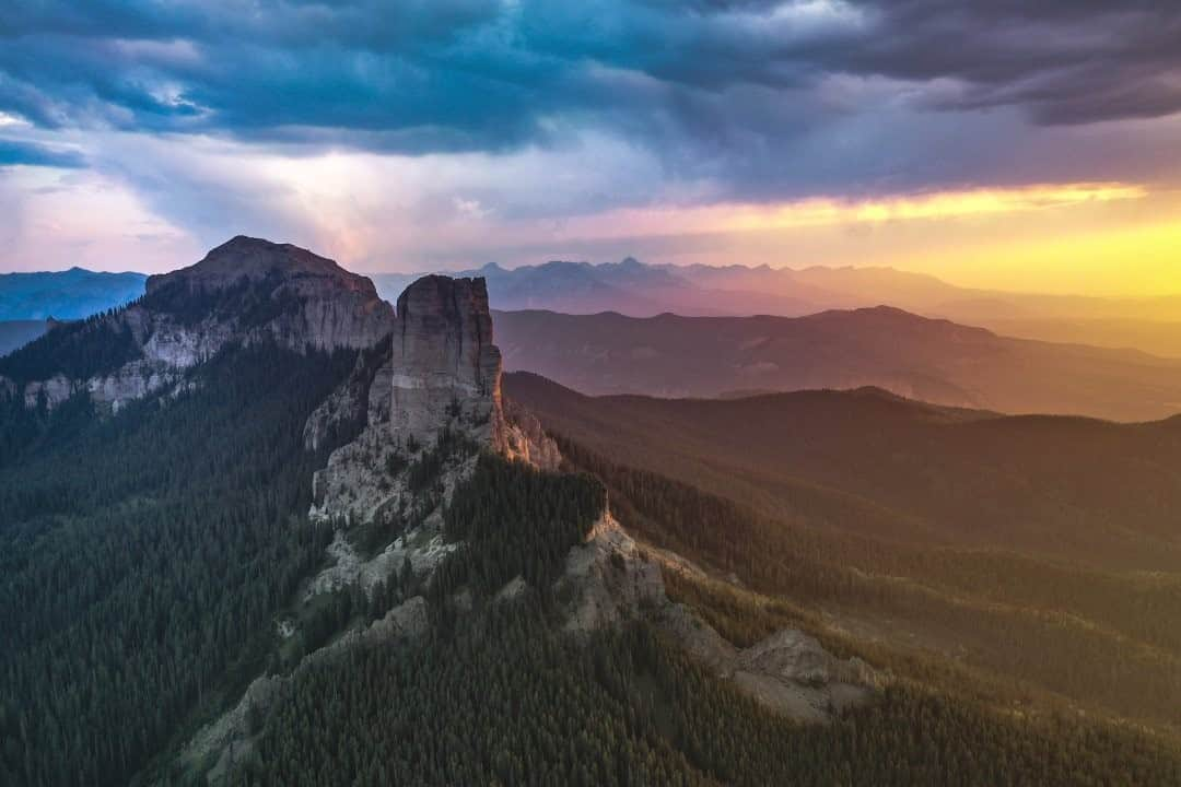 National Geographic Travelさんのインスタグラム写真 - (National Geographic TravelInstagram)「Photo by @renan_ozturk  As unconfined wildfires burned across Colorado, I experienced this brief moment of rain over the San Juan region of the Rockies. Normally there are thunderstorms each afternoon, but this year has been very dry. Hats off to all the firefighters across the United States working around the clock. See @renan_ozturk for more images from the High Rockies.」8月30日 9時04分 - natgeotravel