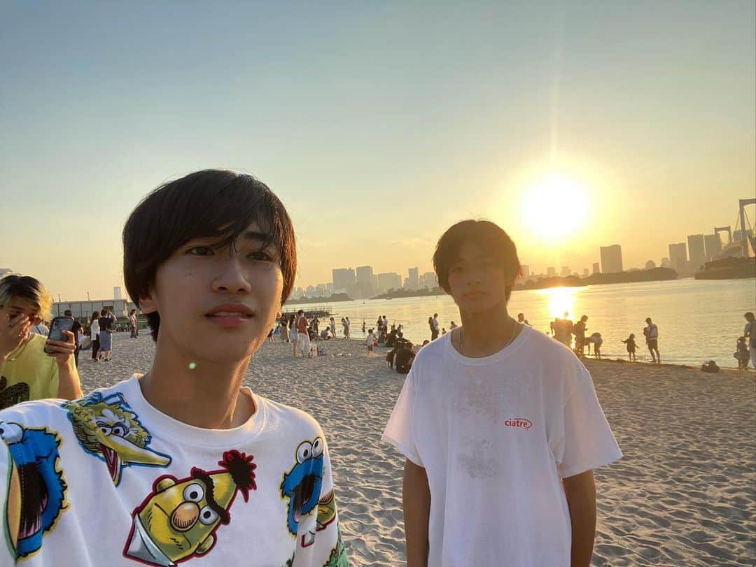 のインスタグラム：「海風最高に気持ちよかったなぁー😊🌊  来年もやろうねスイカ割り🍉」