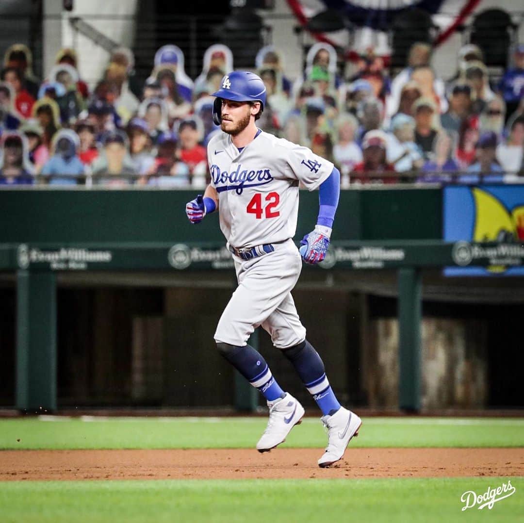 Los Angeles Dodgersさんのインスタグラム写真 - (Los Angeles DodgersInstagram)「No Ceilings stoppin’ Cody.」8月30日 9時25分 - dodgers