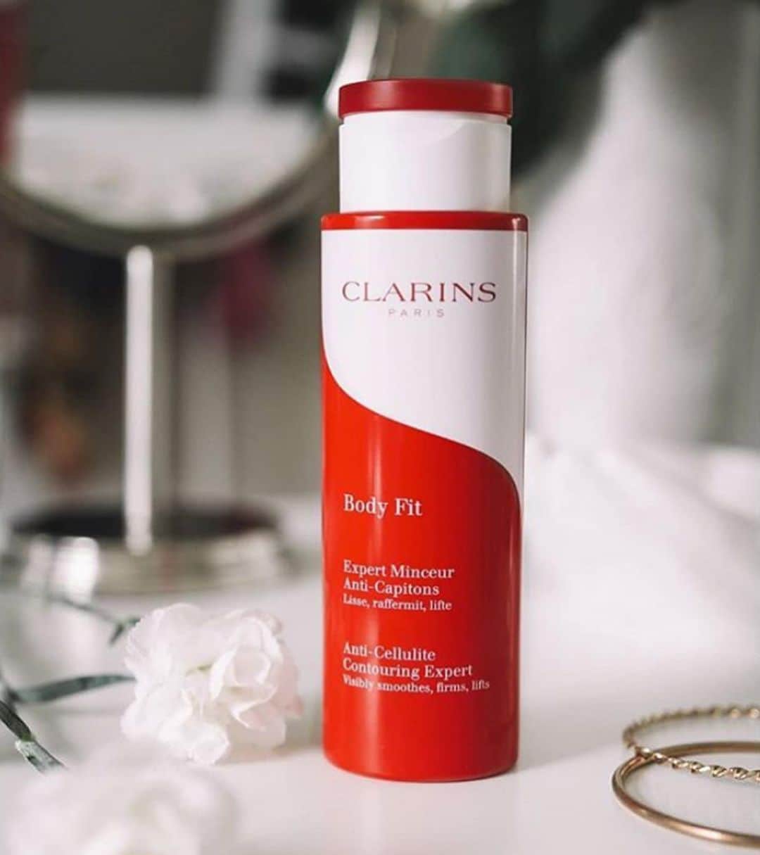 CLARINSさんのインスタグラム写真 - (CLARINSInstagram)「🌿🔮like magic in a bottle, our Body Fit Anti-Cellulite Contouring Expert is powered by 8 targeted plant extracts to: 🌿Target the appearance of cellulite 🌿Visibly firm and hydrate 🌿Help contour and refine  #bodyfit #clarins #clarinsskincare 🌿」8月30日 9時50分 - clarinsusa