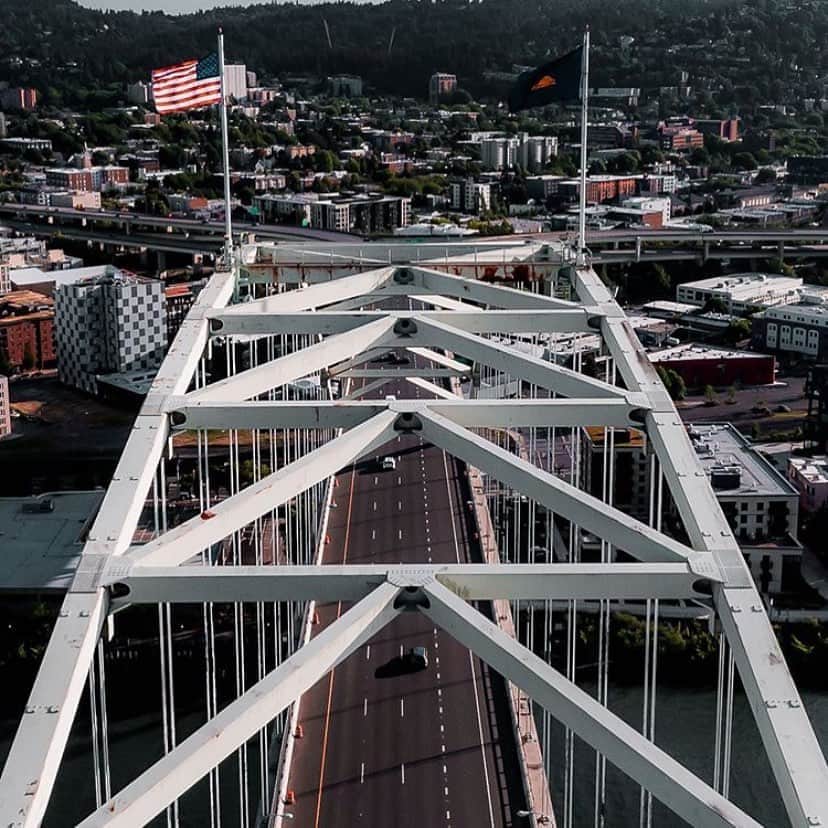 Portlandさんのインスタグラム写真 - (PortlandInstagram)「Fremont Bridge  est. 1973 - 📷: @takegreatphotos  #Portland #PortlandNW #PDX #BridgeCity」8月30日 10時00分 - portland