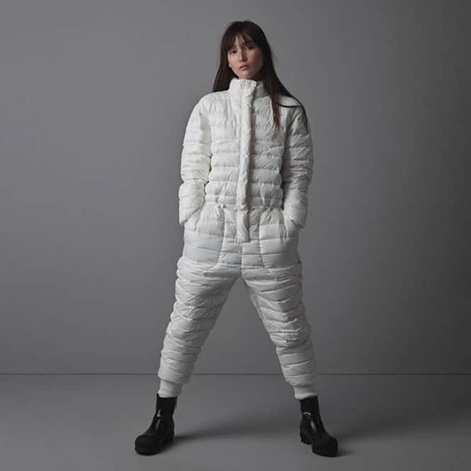 のインスタグラム：「. Thank you @luxtonwoman 💋 📸 @carlylerouth  . @plutinomodels  #winterfashion #toronto #luxton #luxtonwoman #canada #plutinomodels #yumeko #ブラックコーデ #アウター  #ホワイトコーデ」