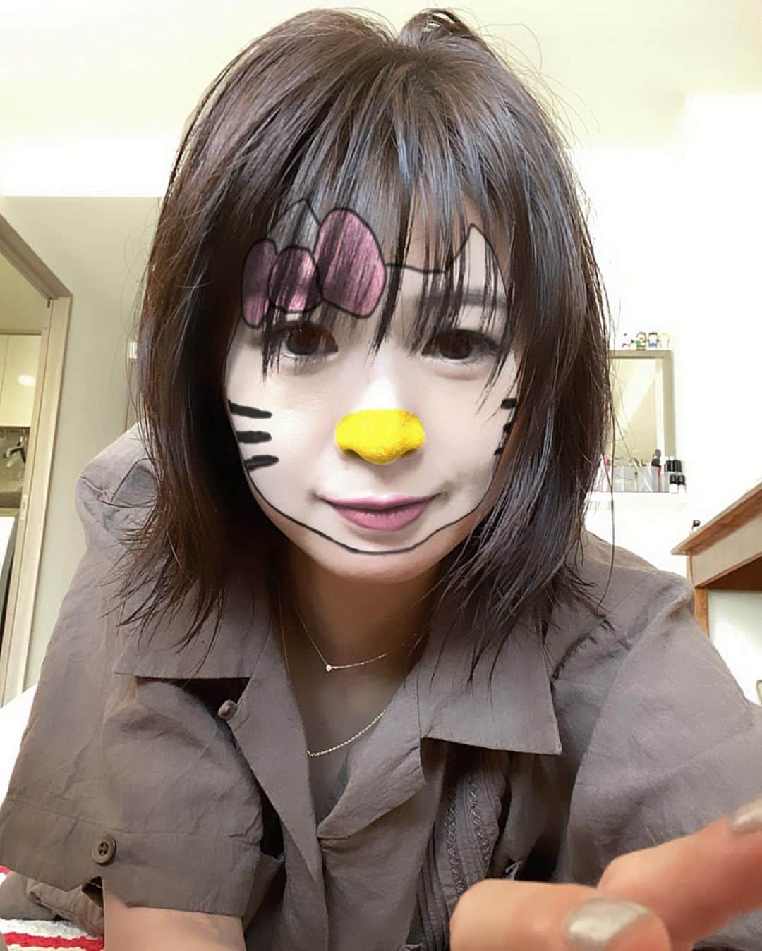 木村沙織さんのインスタグラム写真 木村沙織instagram 自分でチョコチョコ切ってしまい セットしにくくなった前髪が 美容院でセットしてもらうと とてもいい感じになるから プロってすごいな きれいなお姉さんみたいな髪色がいいです 言ったら