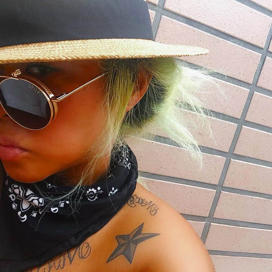 ルナさんのインスタグラム写真 - (ルナInstagram)「@9five_japan 🔥🔥🔥. #9five  #sunglasses」8月30日 10時23分 - luna67