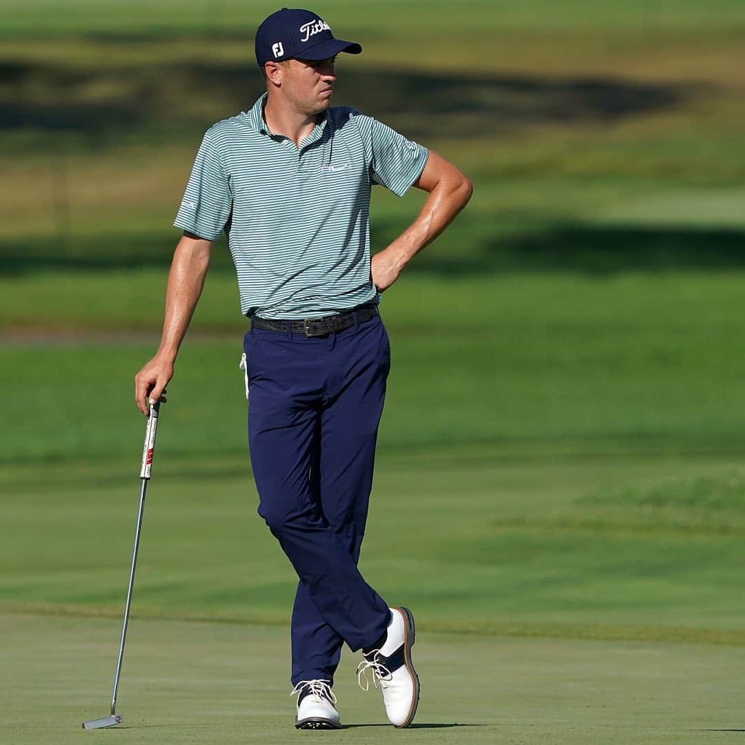 ジャスティン・トーマスのインスタグラム：「One more day in Chi town before @playofffinale. Let’s see what we can do 👊🏽」