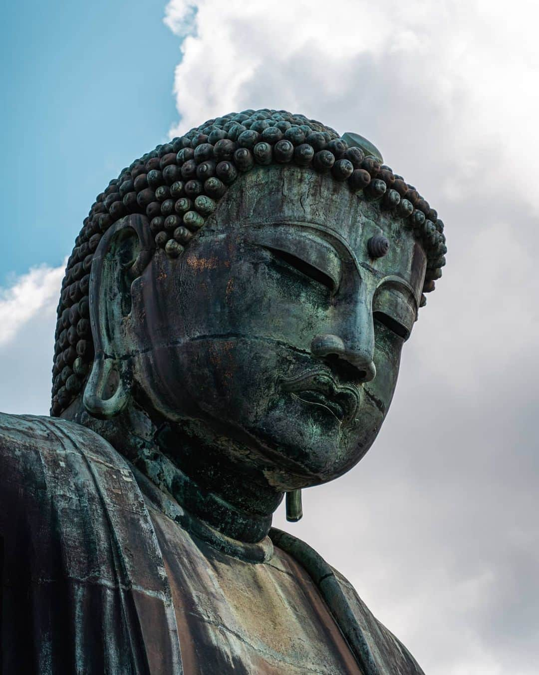 Joshさんのインスタグラム写真 - (JoshInstagram)「Kamakura is a lovely place to enjoy a days worth of activities and more. I would always recommend coming here for anyone who wants a day trip from Tokyo. . . . . . #東京 #東京カメラ部 #日本 #写真部 #ourmoodydays #streetframe #streetclassics #streets_vision #urbanromantix #urbanandstreet #citygrammers #killyourcity #discoverjapan #discovertokyo #streetmobs  #japan_vacations #urban_shutter #tokyocameraclub #streetdreamsmag #night_owlz #citykillerz #street_focus_on #streetgrammer #visitjapanjp #explorejapan #fatalframes #agameoftones #rawurbanshots #igjapan #igersjp」8月30日 10時55分 - joshtaylorjp