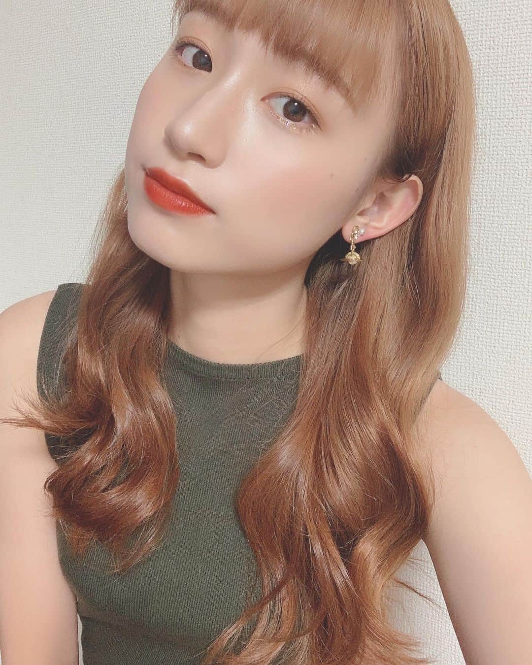 鈴木えりかのインスタグラム：「. 最近買ったロムアンドのグリッター黒目の下にだけ引くのハマってる🦦💭 わかりづらいか、、、🐏 . . . . #ロムアンド #グリッター #👀 #make #eyemake #셀카 #셀피 #좋아요　#좋아요반사 #✨」