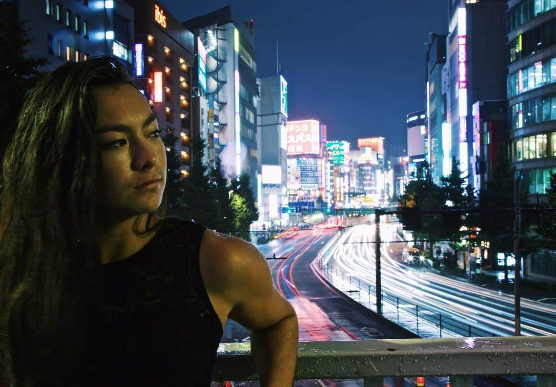 のインスタグラム：「Rainy in Tokyo」
