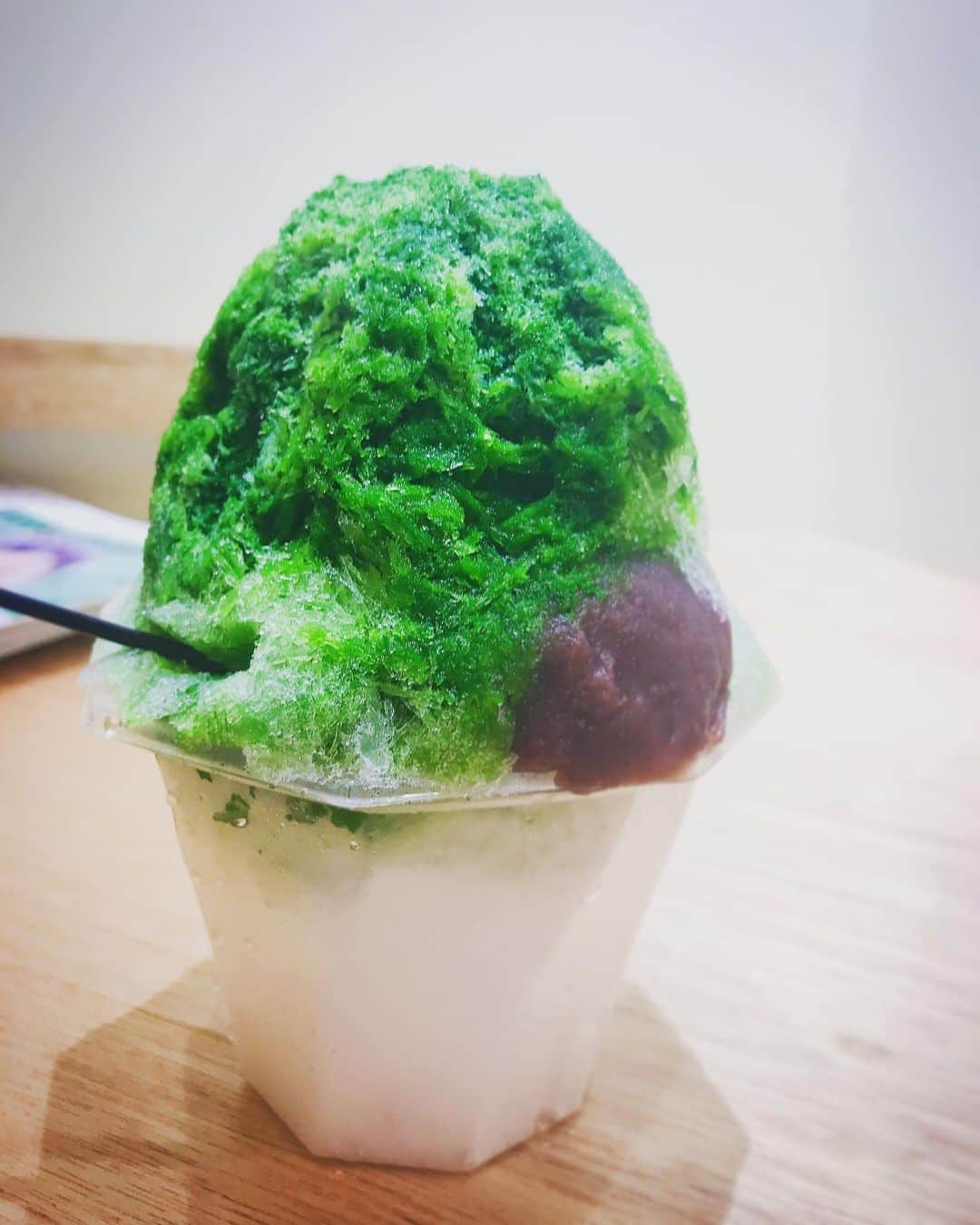 北条かやのインスタグラム：「NEWoMAN新宿のオーガニック抹茶カフェ、THE MATCHA TOKYOでかき氷を食べた。  今度は抹茶ラテが飲みたいです  #newoman #newoman新宿 #thematchatokyo #かき氷 #matcha #matchalover #tokyo #shinjuku」