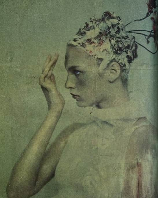 大森美希さんのインスタグラム写真 - (大森美希Instagram)「Paolo Roversi for Vogue Italia, September 1997  #mood #paoloroversi #vogueitalia #vogue #90sfashion #fashion #mode #art #style #fashionmagazine #fashionphotography #fashioneditorial  #favoritephotographer #photography #今日の一枚 #ヴォーグイタリア #パオロロベルシ #ヴォーグ #90年代ファッション #ファッション #モード #アート #ファッションフォト #ファッションエディトリアル #クリエーター #写真 #90年代スタイル #今日のムード #パリ生活 #スタイル」8月30日 11時33分 - mikiomori_