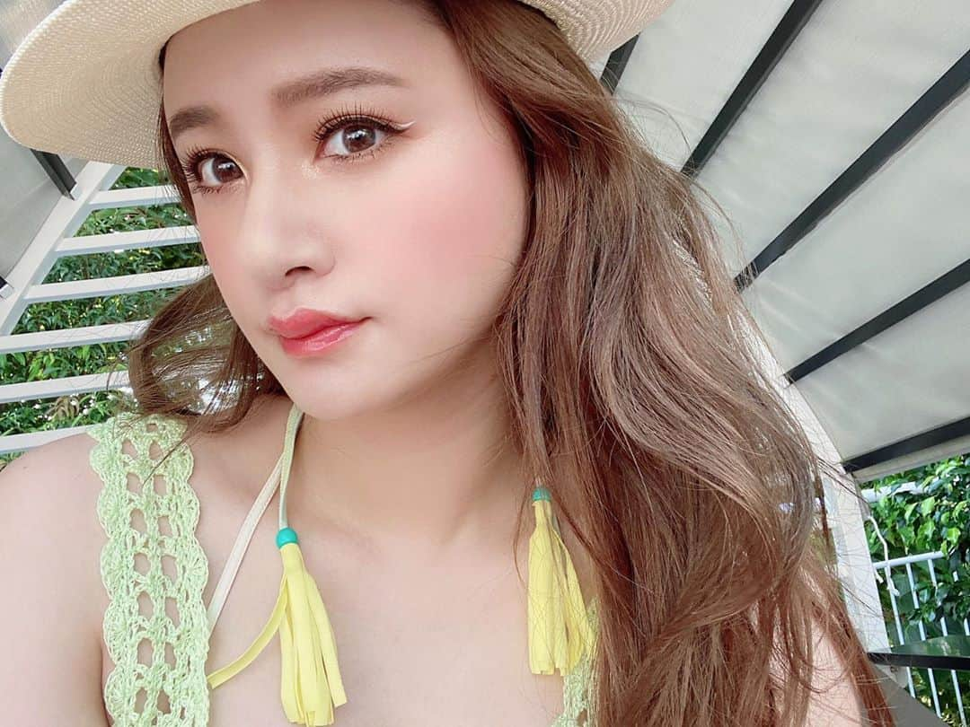 平山美春さんのインスタグラム写真 - (平山美春Instagram)「夏メイク✨👀 白のラインを引いてみたら一気に夏っぽくなった💕 もうすぐ夏も終わり👙9月になっても暑そうだけどね☀️ . #makeup #whiteline  #美容 #美容ネタ」8月30日 22時33分 - miharuhirayama