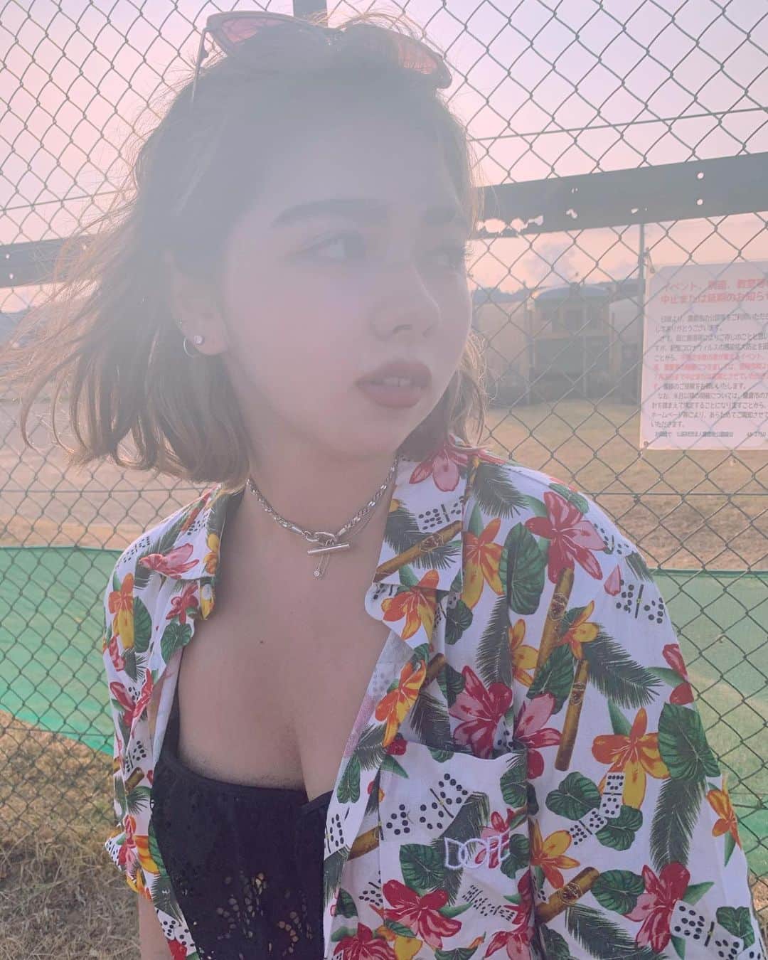 メロディー・チューバックさんのインスタグラム写真 - (メロディー・チューバックInstagram)「夏なんて終わらせん🌺 #bougiecrew  ・ ・ ・ 今日はアンジェラの歌番組観てくれておめでとうメッセージたくさんたくさんくれて本当に有難う。あんじぇらにしぬほどパワー伝わってると思います🥰これからも私たちともに頑張るねええええ」8月30日 22時34分 - melodychubak