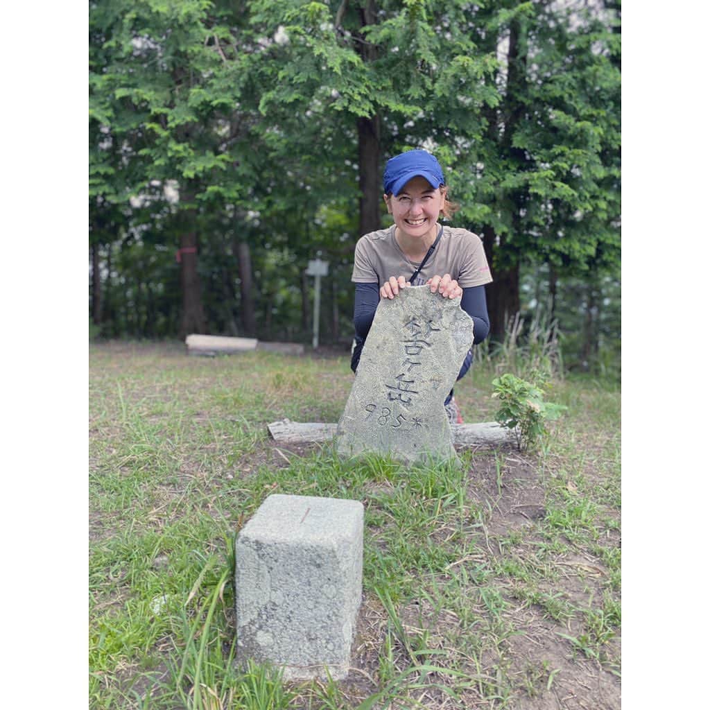 イレーネのインスタグラム：「お面後の投稿しづらいわ😂  アルパインツアーサービス　@alpine_tour_official さんの企画に 約3年ぶりに参加させていただきました！  前回の信越トレイルが懐かしい... 今回はイレーネと行く豊田市の寧比曽岳と、少し（結果少しじゃなかった😂）足を伸ばして筈ヶ岳まで。  まさかアルパインさんと三河のお山に来る日が来るとは。嬉しかったし、大多賀登山口からは本当に行きやすく、またプライベートでもぜひ寧比曽岳行きたいなと思います。  感染予防対策もしっかり考えてくださり、同時に熱中症対策も抜かりなく、シミュレーションも沢山積んで下さったのだなぁと感激しました。安心して臨めました。  YAMAPに軌跡のせました！ ユーザー名いれちゃんです、見てみてね😉  ありがとうございました。 また色々な企画したいなぁ、、、  #アルパインツアーサービス #アルパインツアー #寧比曽岳 #寧比曽岳登山 #登山 #ハイキング」