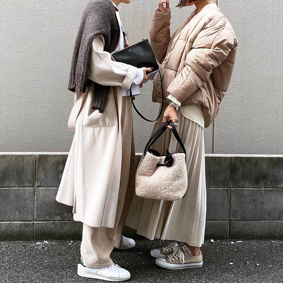 美生さんのインスタグラム写真 - (美生Instagram)「𝐎𝐮𝐭𝐞𝐫﻿ ﻿ 今年のアウターは﻿ アッシュミントに♡﻿ ﻿ basicなカラーは﻿ 去年get済みなので﻿ 初めてのカラーコートに挑戦！﻿ ﻿ ﻿ 2.3枚めは﻿ 昨年getしたのアウターコーデ♡﻿ with @ryococoyr  ﻿ ﻿ ﻿ ﻿」8月30日 21時46分 - miolly___