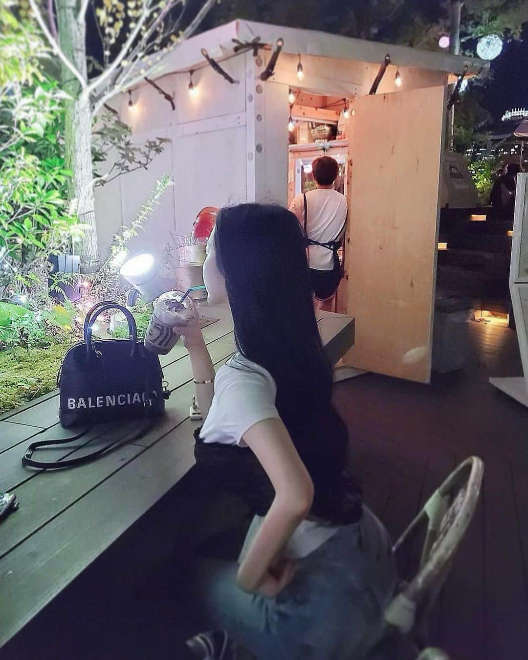natsu_772のインスタグラム：「夜cafe☕️🌿🌟    long hair復活 暗くしたから長くしたくなった☺︎  ナチュラルすぎてもはや地毛！ @lapis_sota さん ありがとうございました✨  @milkdipper2018 で 5kgマイナス計画たててきたから しっかり結果出すぞー！  スタバは最後かなㅠㅠ  #카페스타그램」
