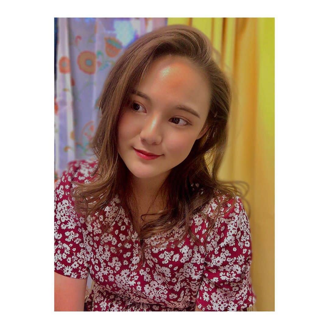 四宮吏桜さんのインスタグラム写真 - (四宮吏桜Instagram)「🌺🌺  #一日一投稿 #四宮吏桜 #flower #ワンピース #fashion  #日常」8月30日 21時50分 - rio_s_0221