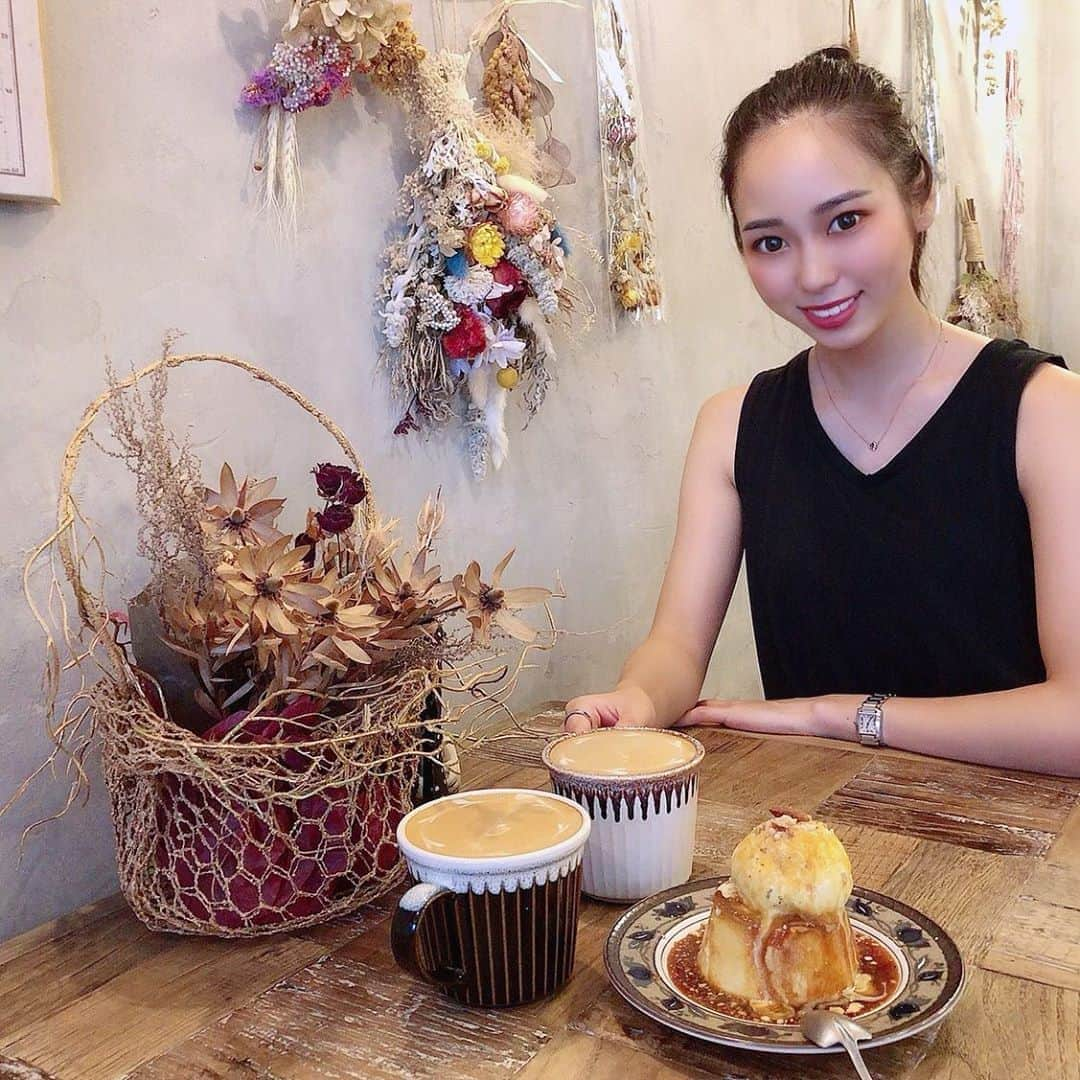 小西陽向さんのインスタグラム写真 - (小西陽向Instagram)「おじゃ🍮☕️ . . . #cafe #コーヒーのある暮らし #コーヒー好きな人と繋がりたい #1日1コーヒー　#関西　#インフルエンサー　#お洒落さんと繋がりたい　　#関西モデル　#神戸女子 #女子大生 #サッカー　#サッカー女子 #セレッソ大阪　#セレサポ　#セレ女　#プリン　  #caferonron #ronron #カスタードプリン #キャラメル　#福岡　#福岡カフェ　#福岡プリン　#福岡旅行」8月30日 22時01分 - hinata713