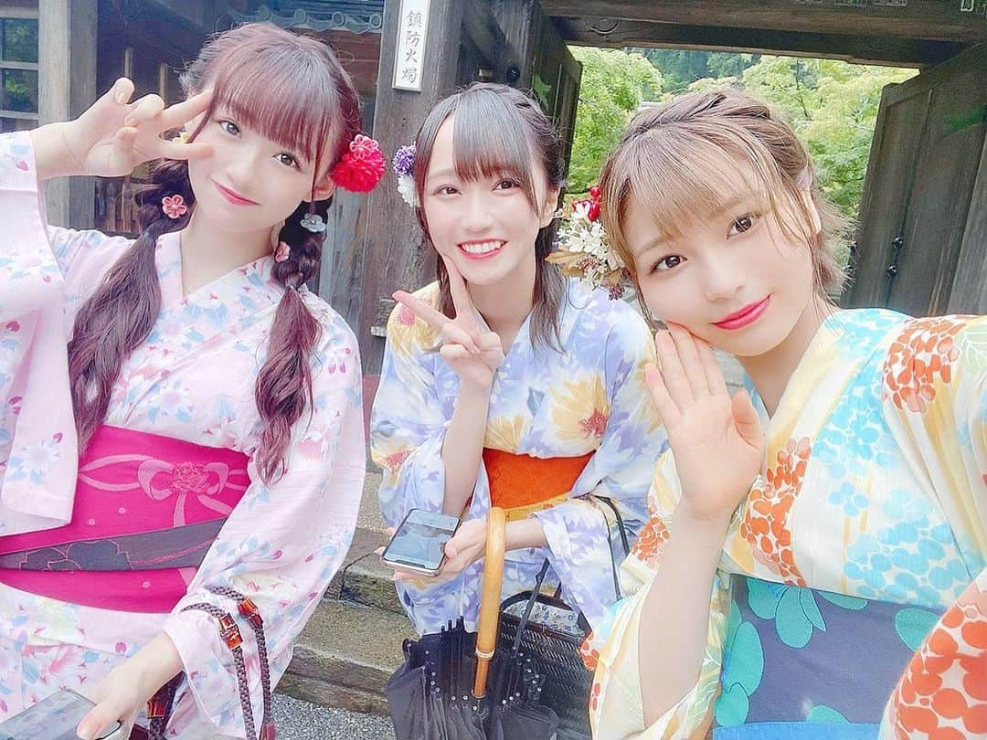 音嶋莉沙さんのインスタグラム写真 - (音嶋莉沙Instagram)「花菜ちゃんと衣織と浴衣でパシャリ👘﻿ ﻿ この後22:30〜 ﻿ TBSチャンネル1にて﻿  『=LOVEの夏休み！伊豆の旅』中編の放送です！！  いろんなことができて本当に楽しかったな〜﻿ ﻿ ナレーションにも注目して﻿ 是非、見ていただきたいです♡  #イコラブの夏休み」8月30日 22時09分 - otoshima_risa