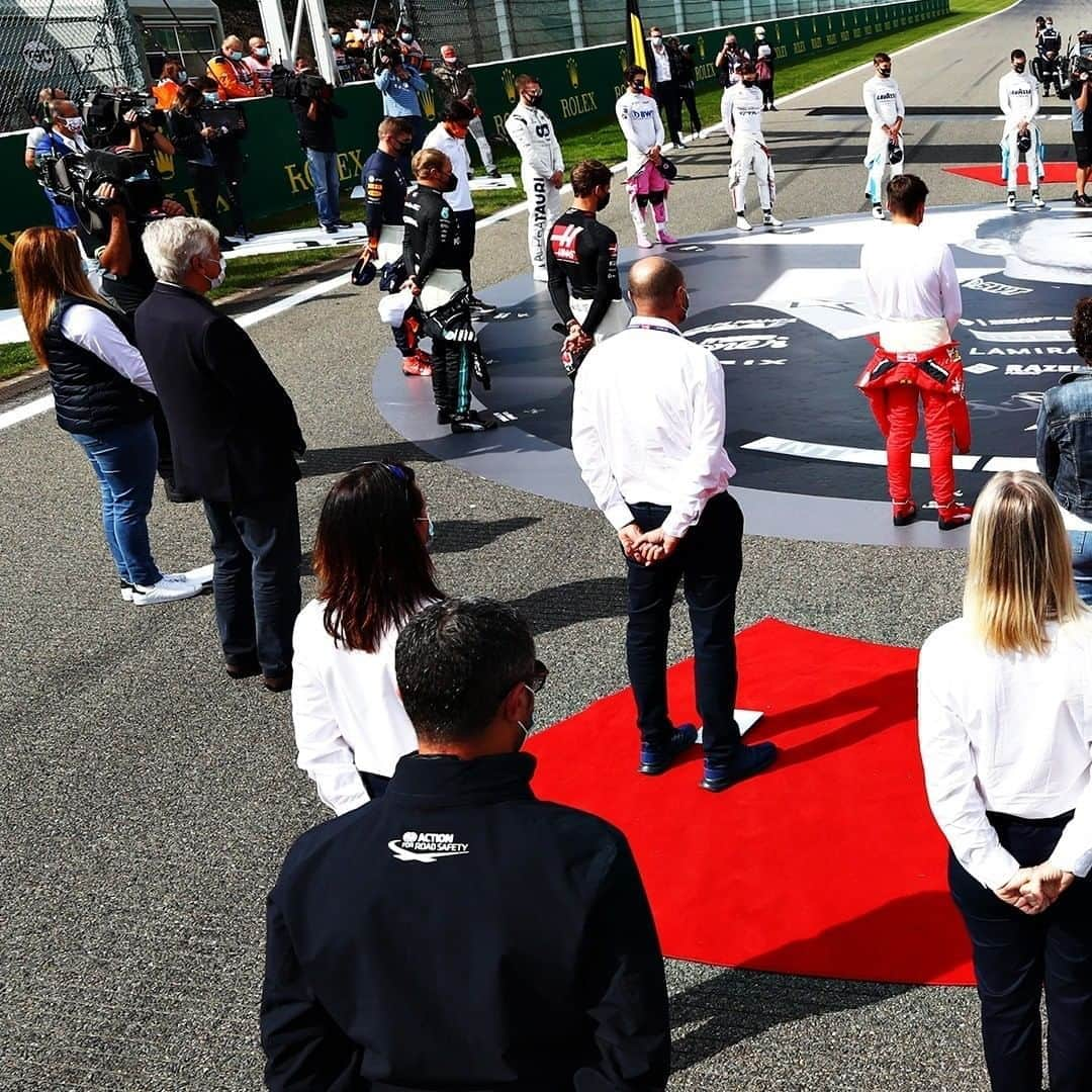 F1さんのインスタグラム写真 - (F1Instagram)「A minute’s silence in memory of Anthoine Hubert ⁣ ⁣ #AH19 ❤️」8月30日 22時09分 - f1