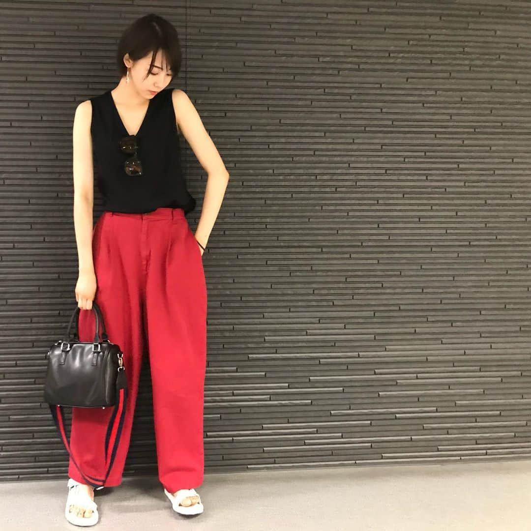 中田陽菜子さんのインスタグラム写真 - (中田陽菜子Instagram)「🍎  tops @azulbymoussy_official  pants @nikoand_official  sandals @teva  #ootd #私服 #中田私服」8月30日 22時07分 - nakadahinako__