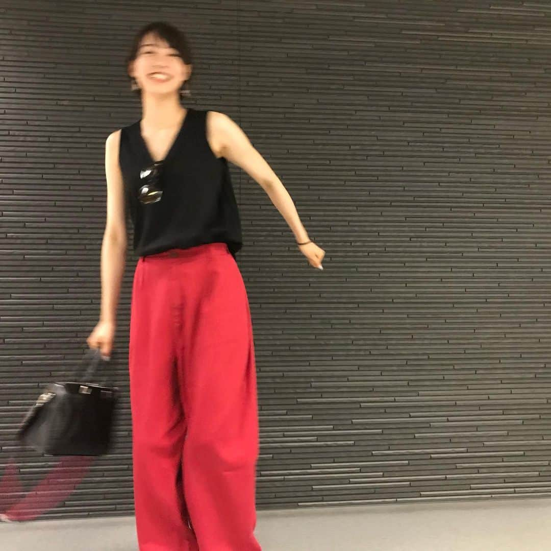 中田陽菜子さんのインスタグラム写真 - (中田陽菜子Instagram)「🍎  tops @azulbymoussy_official  pants @nikoand_official  sandals @teva  #ootd #私服 #中田私服」8月30日 22時07分 - nakadahinako__