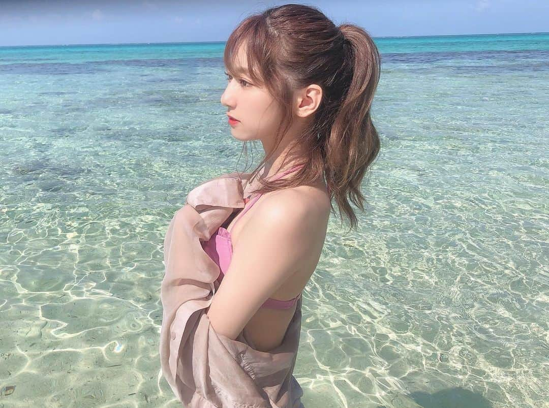 阿比留李帆のインスタグラム：「今年の夏はほんとに一瞬でした🍑 だいすきな夏、今年もありがとう😭🍉 みんなはどんな夏だった？🤍 . #夏#海#水着#summer」