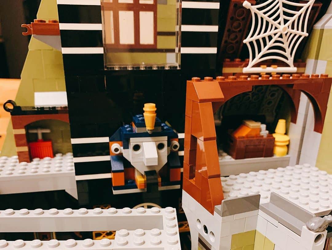 工藤晴香さんのインスタグラム写真 - (工藤晴香Instagram)「LEGOお化け屋敷👻  #くどはるーむ #lego」8月30日 13時26分 - kudo_a.k.a_910