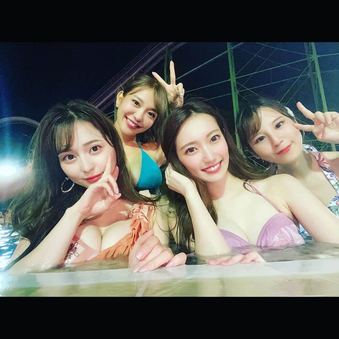 堀尾実咲さんのインスタグラム写真 - (堀尾実咲Instagram)「🌟night pool🌟  #nightpool #ナイトプール #よみうりランド #よみうりランドプール #プール #pool #水着 #ビキニ #女子会」8月30日 13時29分 - misaki.horio